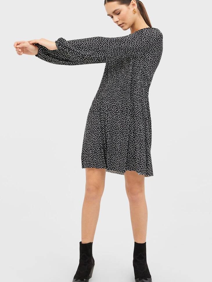 Платье Stradivarius 2376/588/001 Черное, Платье Stradivarius 2376/588/001 S Черное
Платье Stradivarius 2376/588/001 Черное, Платье Stradivarius 2376/588/001 S Черное
