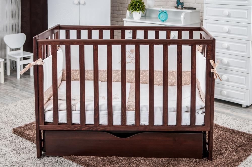 Кроватка из дерева для новорожденных Twins Pinocchio с ящиком и маятником 120х60 см., орех
Кроватка из дерева для новорожденных Twins Pinocchio с ящиком и маятником 120х60 см., орех