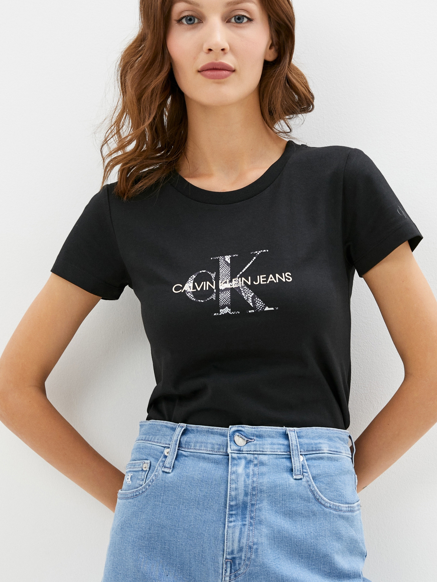 Футболка Calvin Klein Jeans Seasonal Filled Monogram Tee J20J216250-BEH M Черная
Футболка Calvin Klein Jeans Seasonal Filled Monogram Tee J20J216250-BEH M Черная