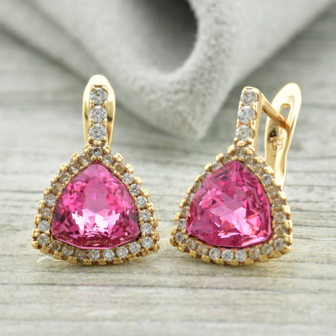 Серьги Xuping с кристаллами Swarovski 83014 размер 16х10 мм цвет розовый позолота 18К
Серьги Xuping с кристаллами Swarovski 83014 размер 16х10 мм цвет розовый позолота 18К