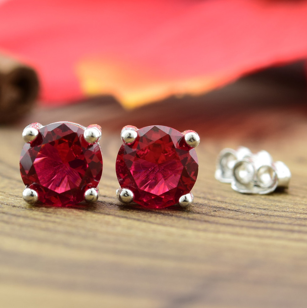 Серебряные серьги пусеты ТС520146 размер 5х5 мм вставка малиновые фианиты вес 1.35 г
Серебряные серьги пусеты ТС520146 размер 5х5 мм вставка малиновые фианиты вес 1.35 г