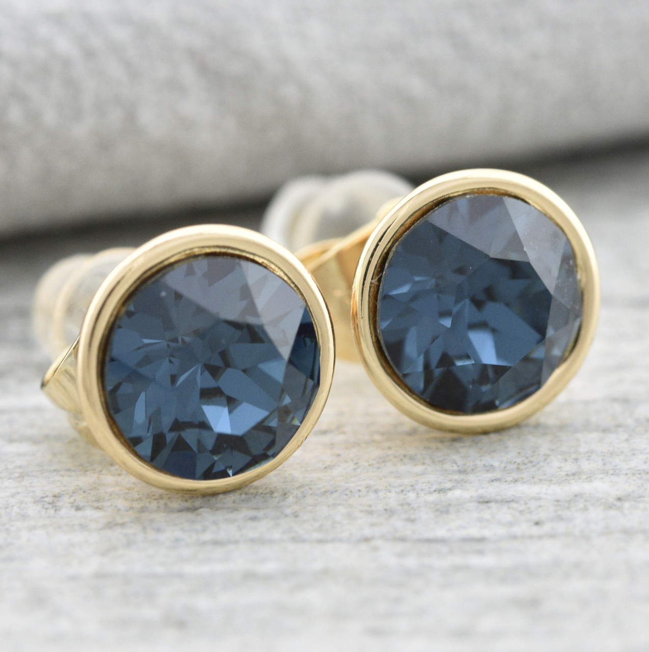 Серьги Xuping с кристаллами Swarovski 21419 размер 9х9 мм цвет джинсовый синий позолота 18К
Серьги Xuping с кристаллами Swarovski 21419 размер 9х9 мм цвет джинсовый синий позолота 18К