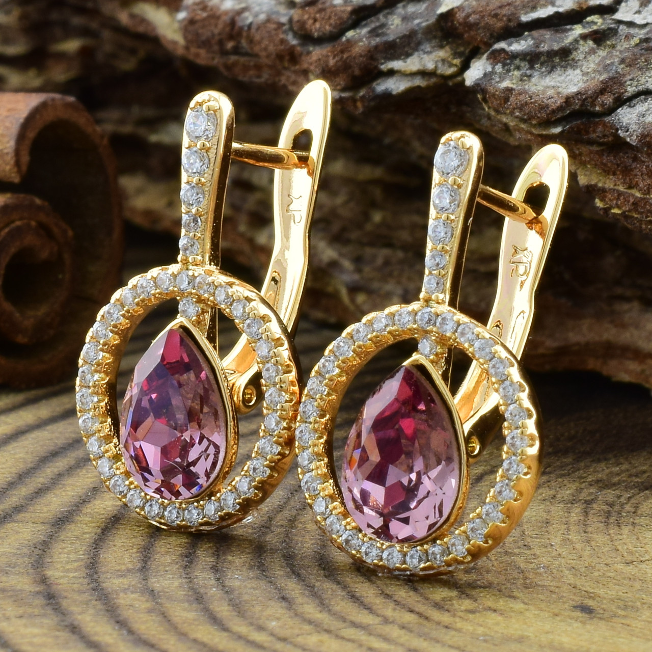 Сережки Xuping з кристалами Swarovski 83171 розмір 20х9 мм колір світло-рожевий позолота 18К
Сережки Xuping з кристалами Swarovski 83171 розмір 20х9 мм колір світло-рожевий позолота 18К