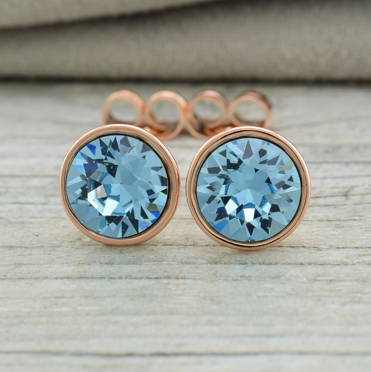 Серьги Xuping с кристаллами Swarovski 21400РО размер 10х10 мм цвет аквамариновый позолота РО
Серьги Xuping с кристаллами Swarovski 21400РО размер 10х10 мм цвет аквамариновый позолота РО