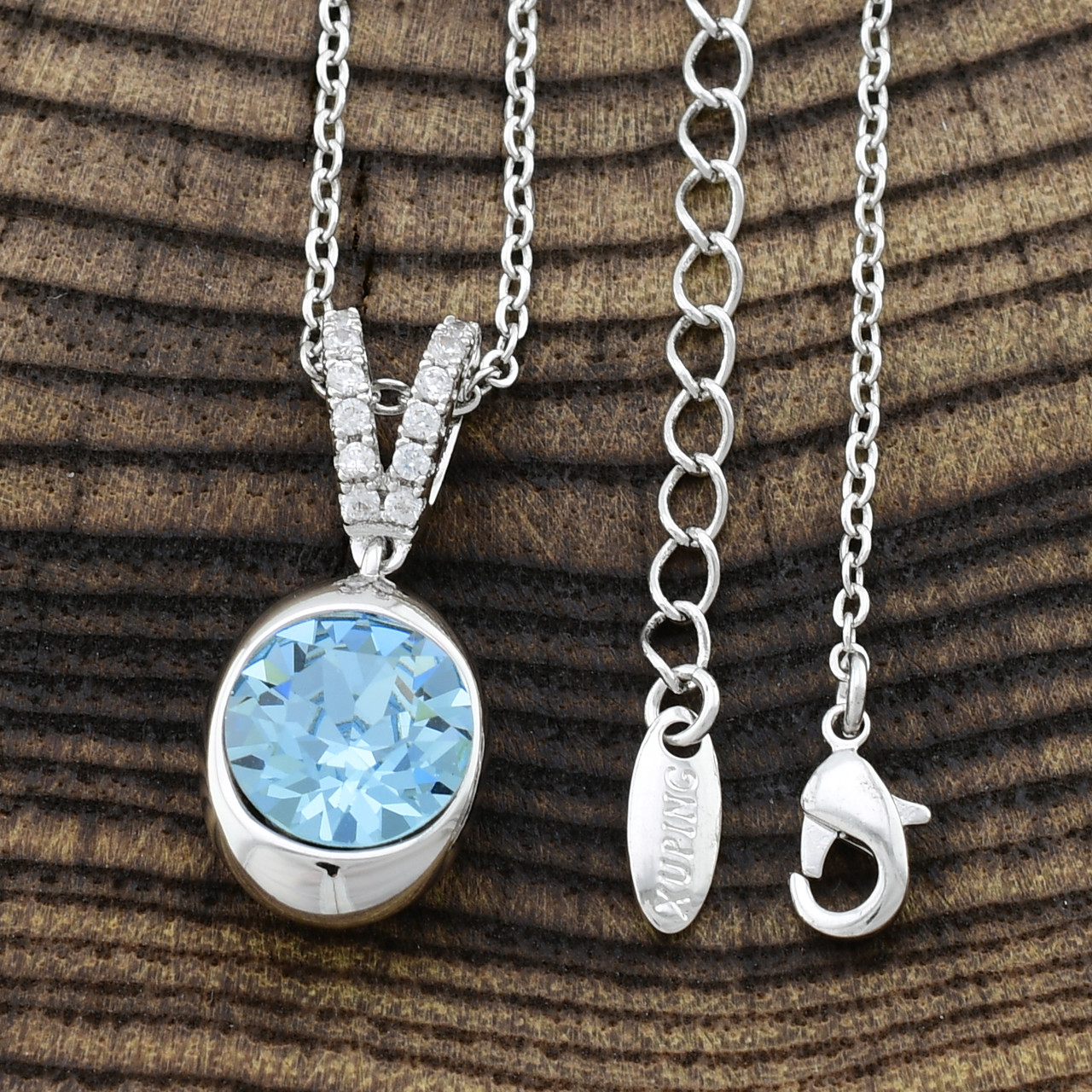 Набор Xuping с кристаллами Swarovski 87061 кулон 22х10 мм + цепочка 40 + 5 см цвет аквамариновый позолота Белое Золото
Набор Xuping с кристаллами Swarovski 87061 кулон 22х10 мм + цепочка 40 + 5 см цвет аквамариновый позолота Белое Золото