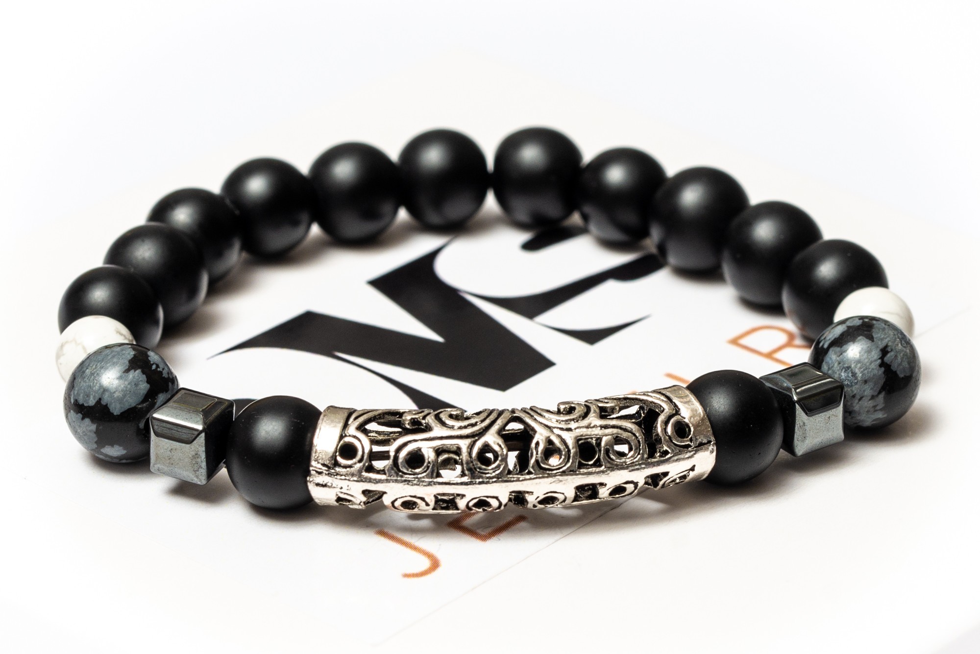 Браслет DMS Jewelry мужской и женский из натуральных камней Ø 8мм: шунгит, гематит (синт.), кахолонг (говлит) , снежный обсидиан B&W METAL STYLE
Браслет DMS Jewelry мужской и женский из натуральных камней Ø 8мм: шунгит, гематит (синт.), кахолонг (говлит) , снежный обсидиан B&W METAL STYLE