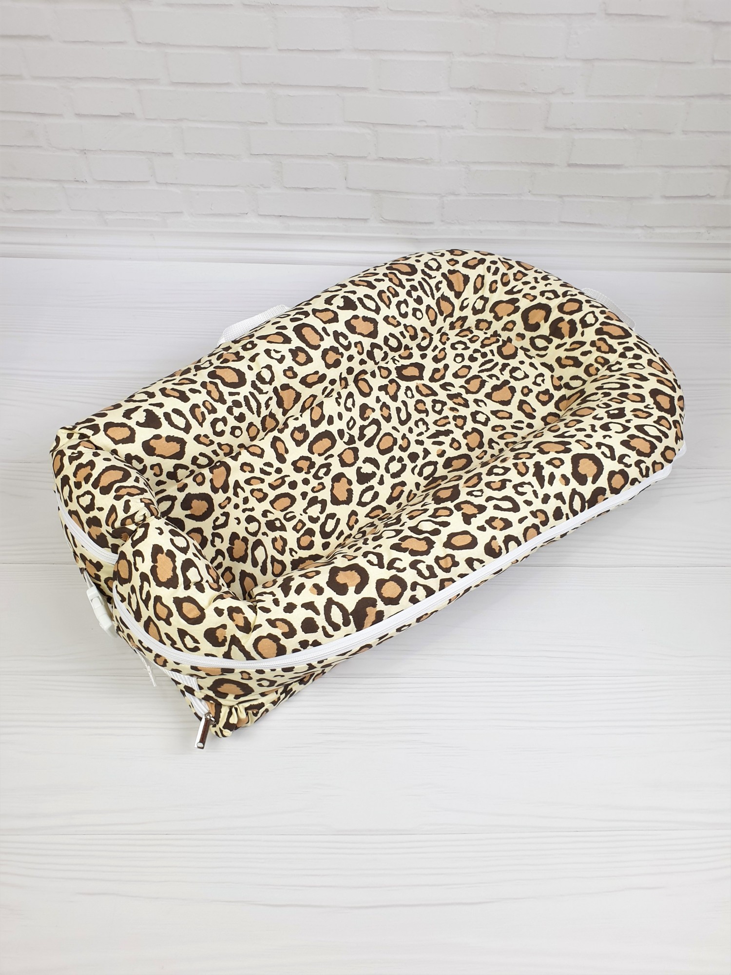 Кокон-гнёздышко для новорожденного со съемным чехлом SD Studio Premium Леопард коричневый 
Кокон-гнёздышко для новорожденного со съемным чехлом SD Studio Premium Леопард коричневый