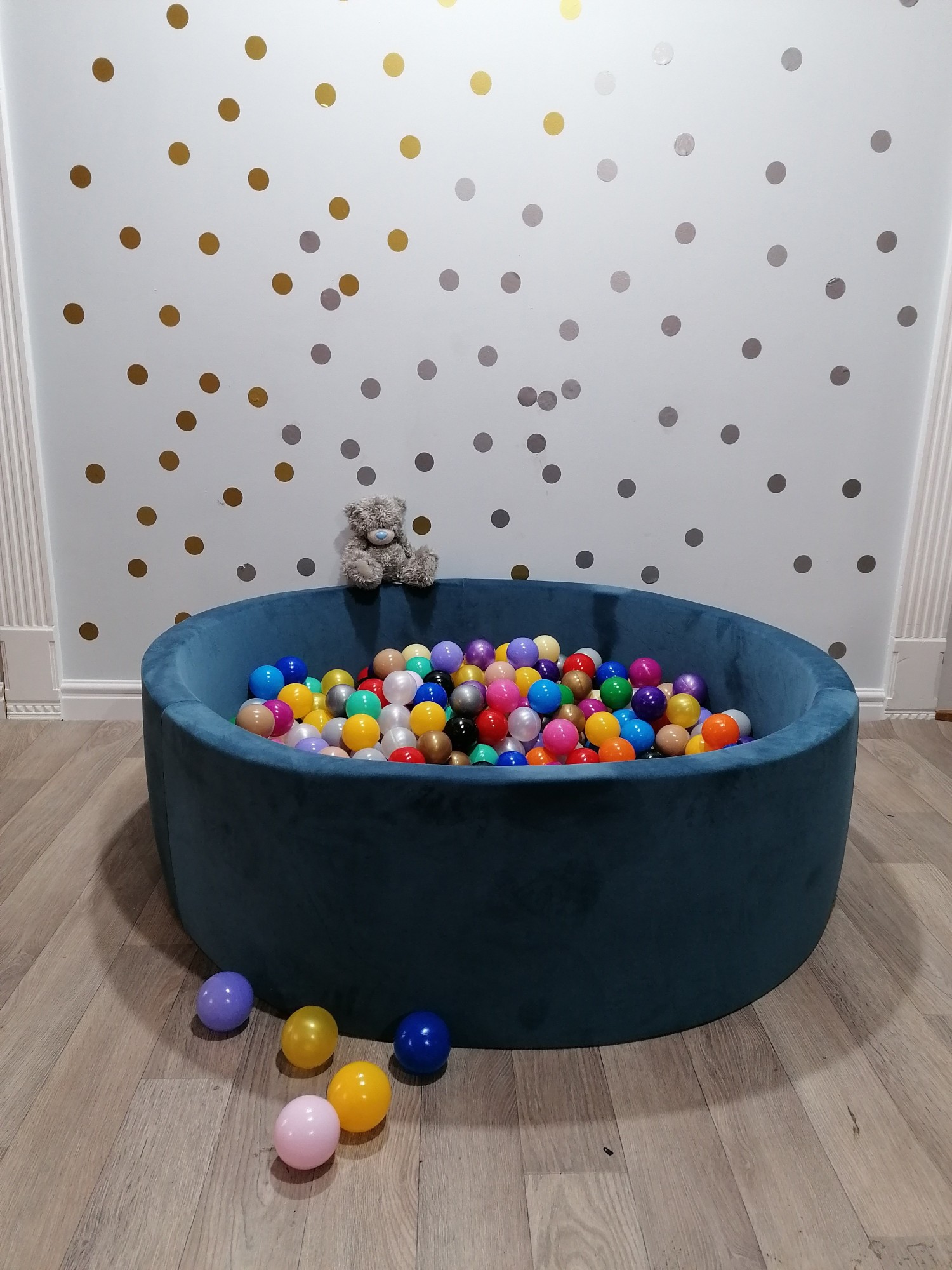 Сухой бассейн Maikinbaby круг 130х40х6 см и 400 шт шаров Велюр Сине-серый (арт.М130-174)
Сухой бассейн Maikinbaby круг 130х40х6 см и 400 шт шаров Велюр Сине-серый (арт.М130-174)