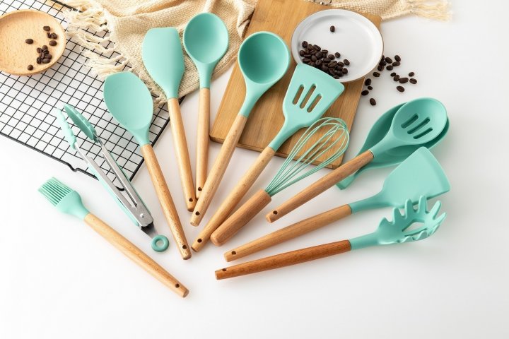 Кухонный набор Silikone Kitchen Set бирюзовый из силикона с бамбуковой ручкой из 12 предметов
Кухонный набор Silikone Kitchen Set бирюзовый из силикона с бамбуковой ручкой из 12 предметов