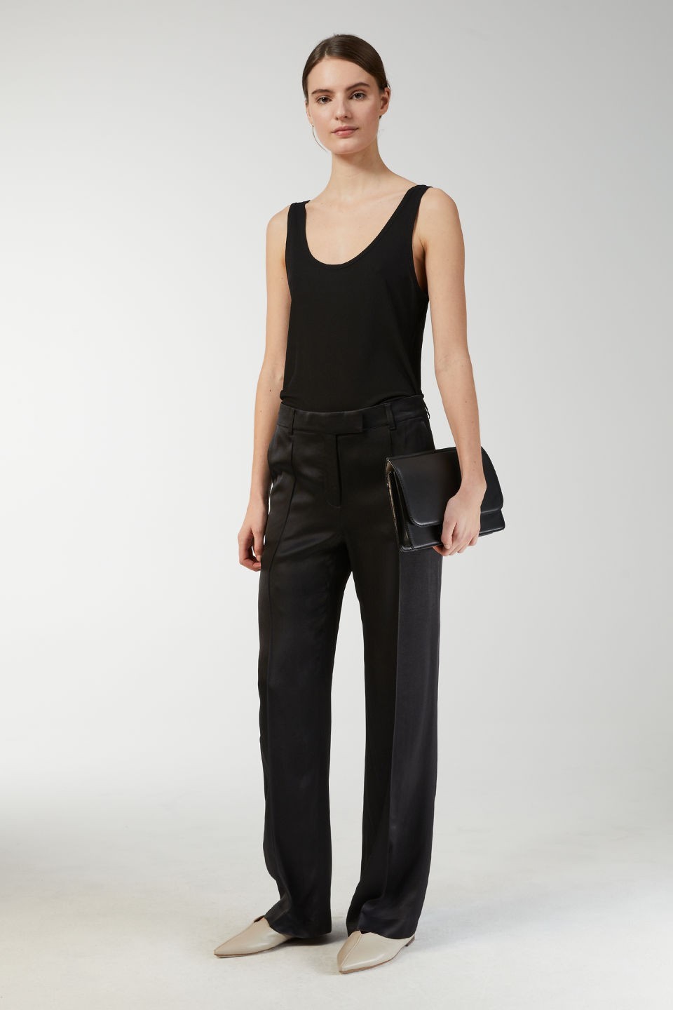 Брюки женские ARKET Satin Trousers black, Брюки женские ARKET Satin Trousers black 42
Брюки женские ARKET Satin Trousers black, Брюки женские ARKET Satin Trousers black 42
