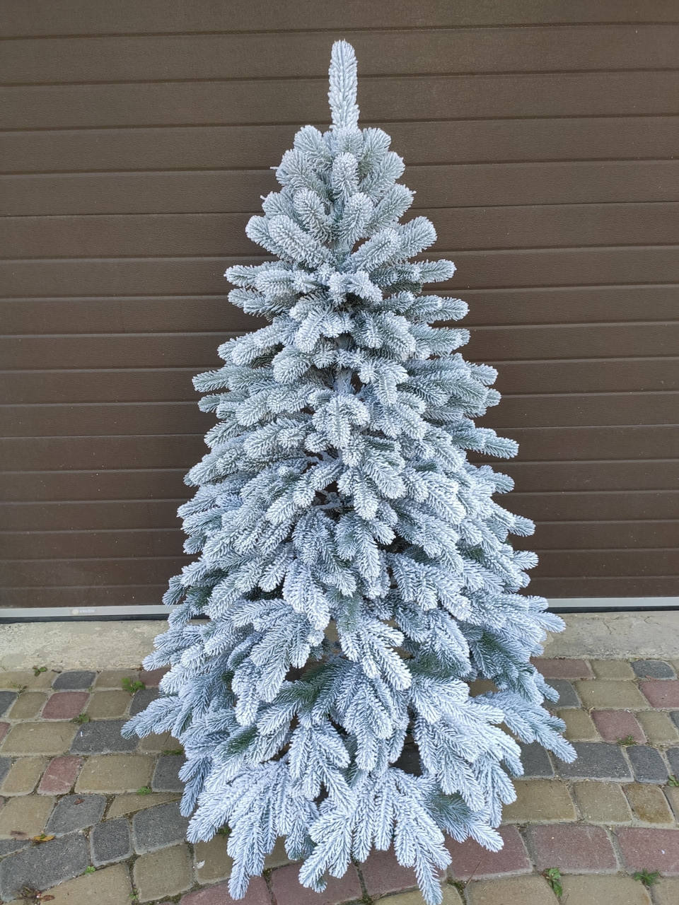 Елка искусственная литая "Элитная" пышная густая пышная густая, 210 см, с подставкой, в коробке, в снегу 031-0059
Елка искусственная литая "Элитная" пышная густая пышная густая, 210 см, с подставкой, в коробке, в снегу 031-0059