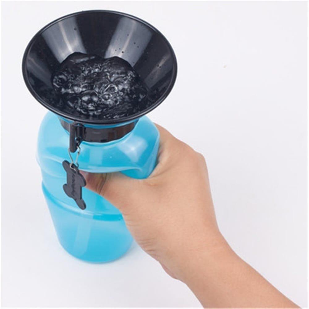 Портативная поилка SUNROZ Dog Bottle прогулочная бутылка с чашей для собак 500 мл Синий
Портативная поилка SUNROZ Dog Bottle прогулочная бутылка с чашей для собак 500 мл Синий