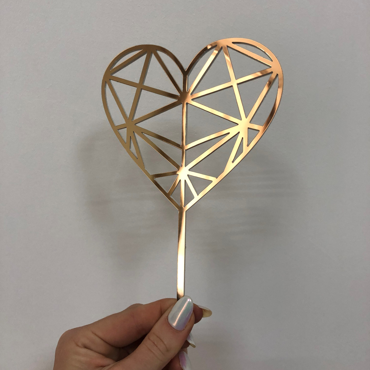 Топер фігурка на торт дзеркальний двосторонній Manific Decor "Серце полігональне" з пластику
Топер фігурка на торт дзеркальний двосторонній Manific Decor "Серце полігональне" з пластику