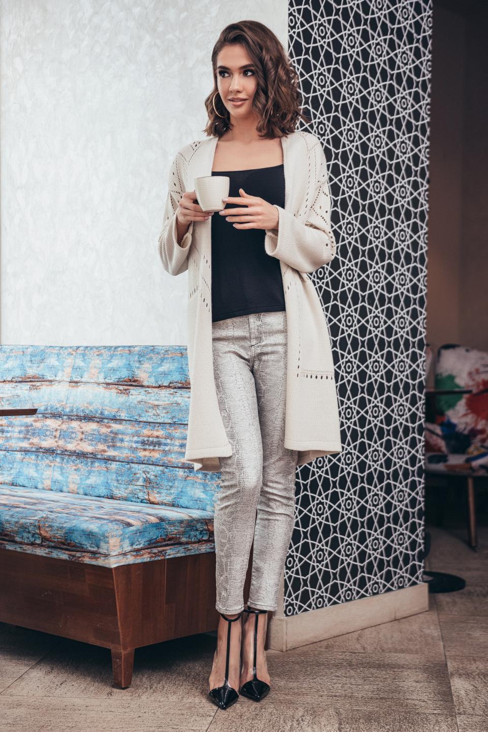 Fashions • Женский кардиган Эмили Fashions - светло-бежевый (4160-гу, Fashions • Женский кардиган Эмили Fashions 44-52 светло-бежевый (4160-гу)
Fashions • Женский кардиган Эмили Fashions - светло-бежевый (4160-гу, Fashions • Женский кардиган Эмили Fashions 44-52 светло-бежевый (4160-гу)