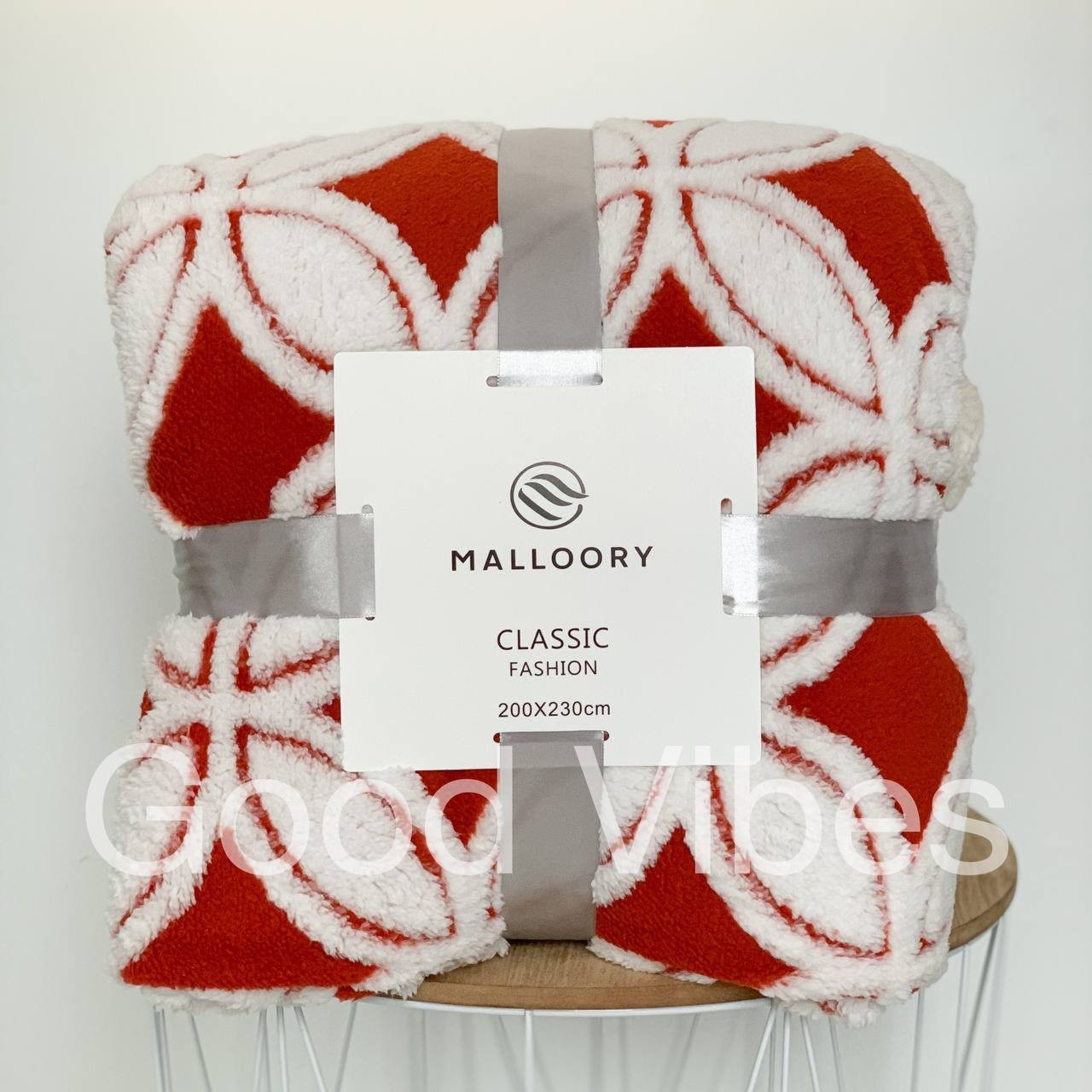 Плед двухсторонний теплый с овчины и приятного плюша красного цвета Red Malloory 200х230 см
Плед двухсторонний теплый с овчины и приятного плюша красного цвета Red Malloory 200х230 см