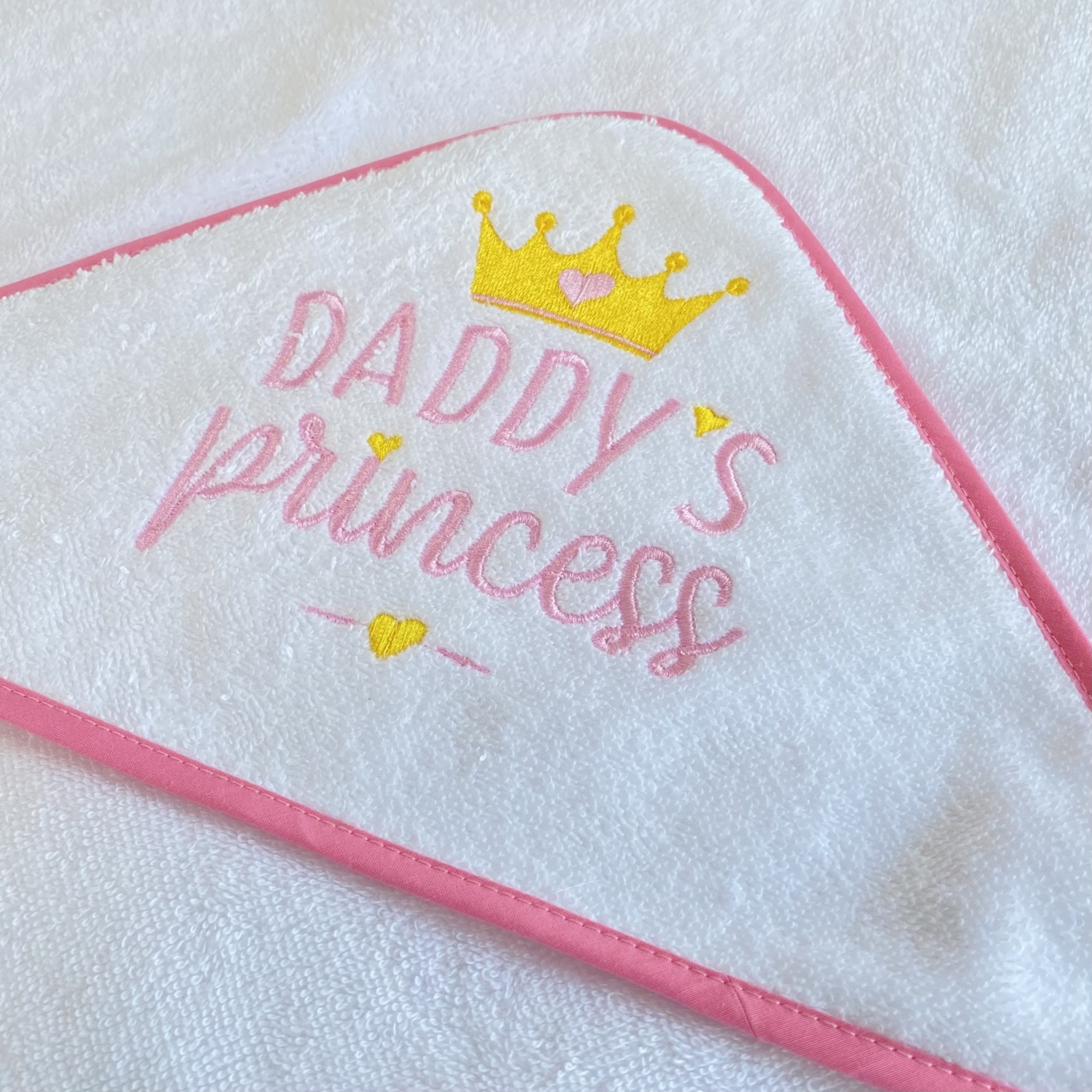 Детское полотенце для девочки 80х90 см с уголком-капюшоном TINO baby "Daddy's Princess"
Детское полотенце для девочки 80х90 см с уголком-капюшоном TINO baby "Daddy's Princess"
