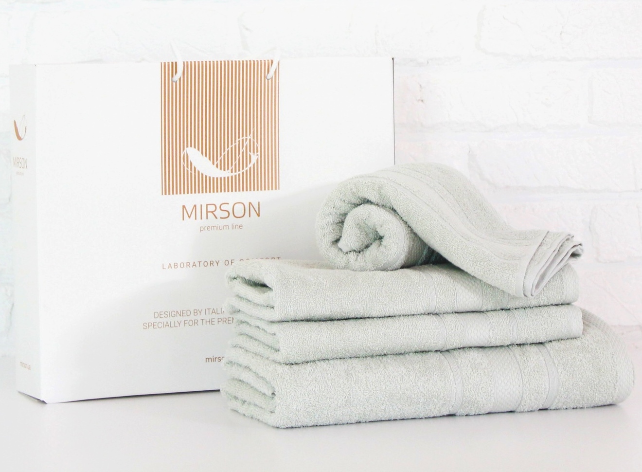 Набор полотенец MirSon 5078 Elite SoftNes Menthol 40x70 см + 50x90 см + 70x140 см + 100x150 см - 4 шт Ментоловый италия, махра
Набор полотенец MirSon 5078 Elite SoftNes Menthol 40x70 см + 50x90 см + 70x140 см + 100x150 см - 4 шт Ментоловый италия, махра