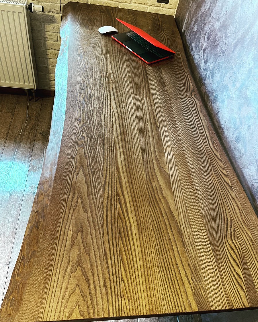 Деревянная столешница WoodGood Vivo с необработанным природным краем 1600*800 мм ясень SLT.S 3209
Деревянная столешница WoodGood Vivo с необработанным природным краем 1600*800 мм ясень SLT.S 3209
