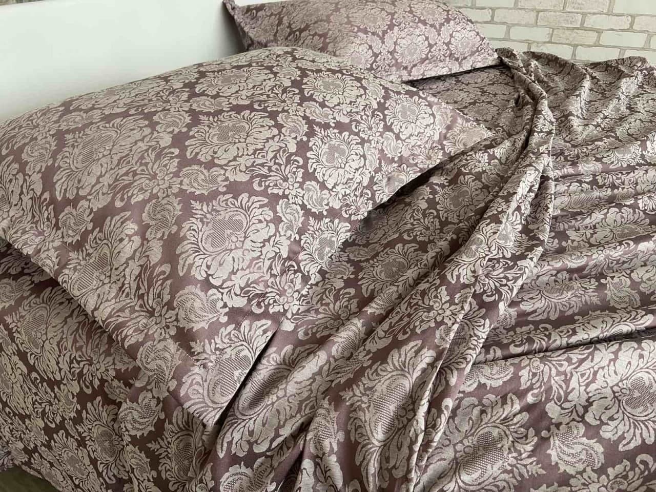 Комплект постельного белья Dreamcat из Турецкого Сатин-жаккард Семейный Бордо (наволочки 50х70)
Комплект постельного белья Dreamcat из Турецкого Сатин-жаккард Семейный Бордо (наволочки 50х70)