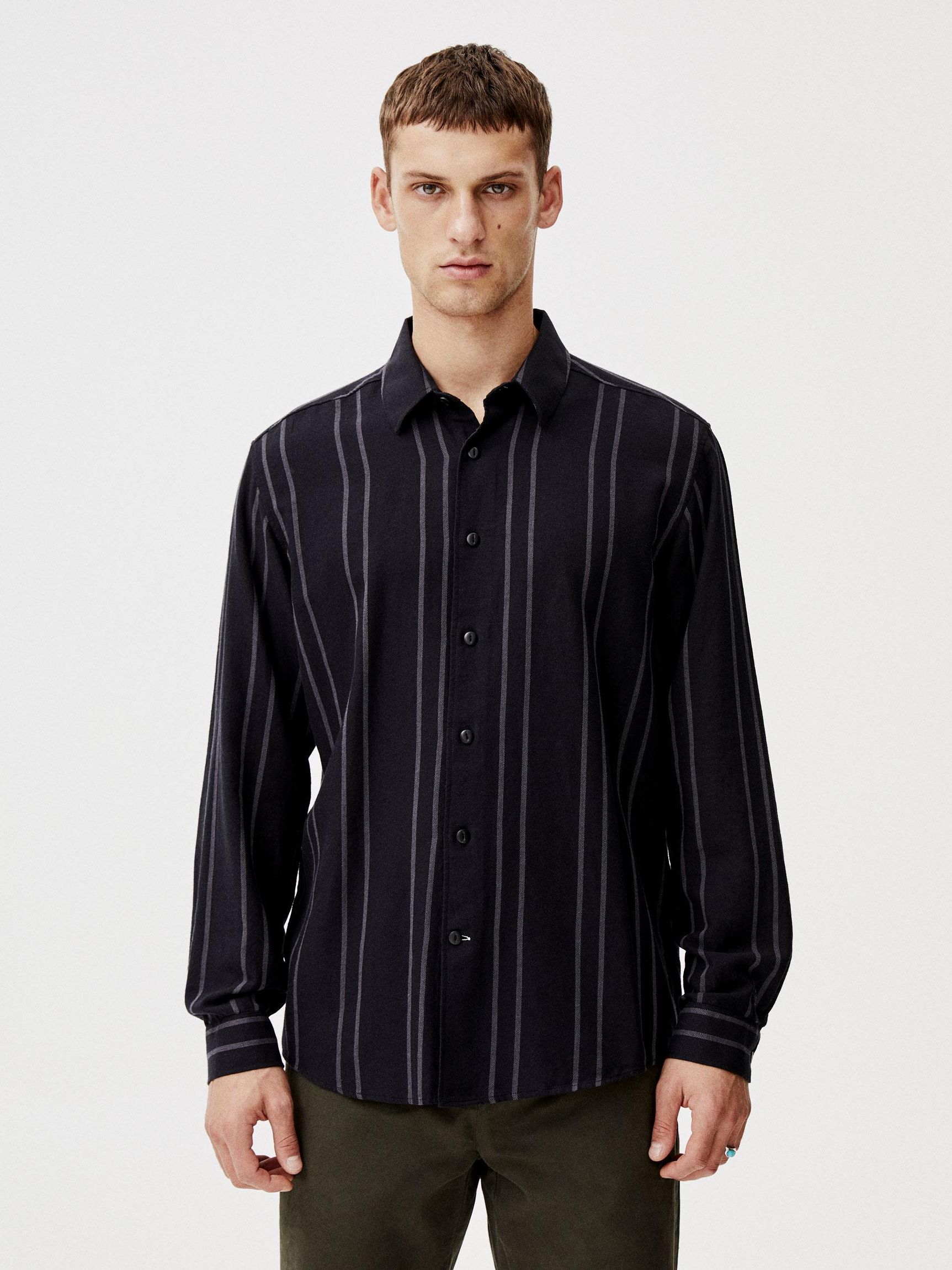 Рубашка Pull & Bear XAZ259389XODZ Черная серая, Рубашка Pull & Bear XAZ259389XODZ XL Черная серая
Рубашка Pull & Bear XAZ259389XODZ Черная серая, Рубашка Pull & Bear XAZ259389XODZ XL Черная серая