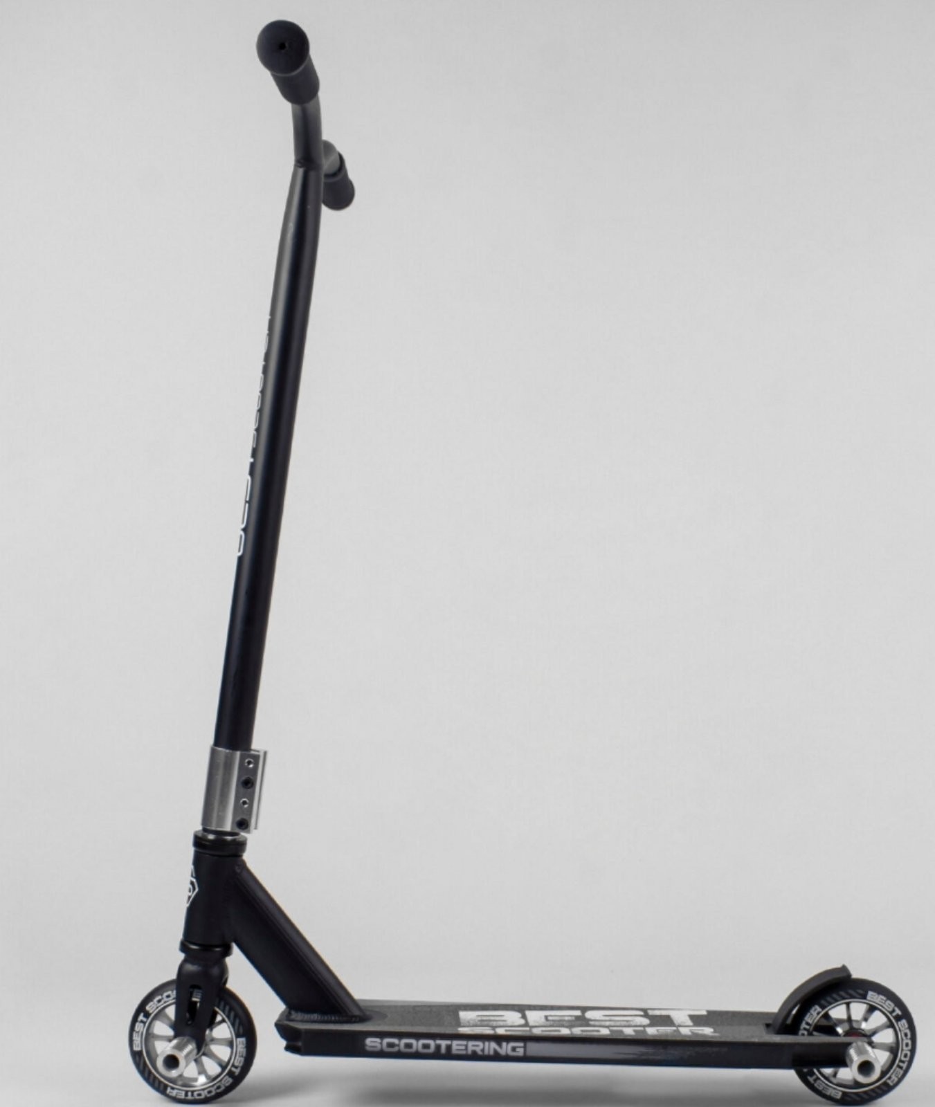 Самокат трюковый Best Scooter 040 двухколесный колеса 110 мм Черно-серебристый АЛЮМИНИЕВЫЕ ДИСКИ И ДЕКА
Самокат трюковый Best Scooter 040 двухколесный колеса 110 мм Черно-серебристый АЛЮМИНИЕВЫЕ ДИСКИ И ДЕКА