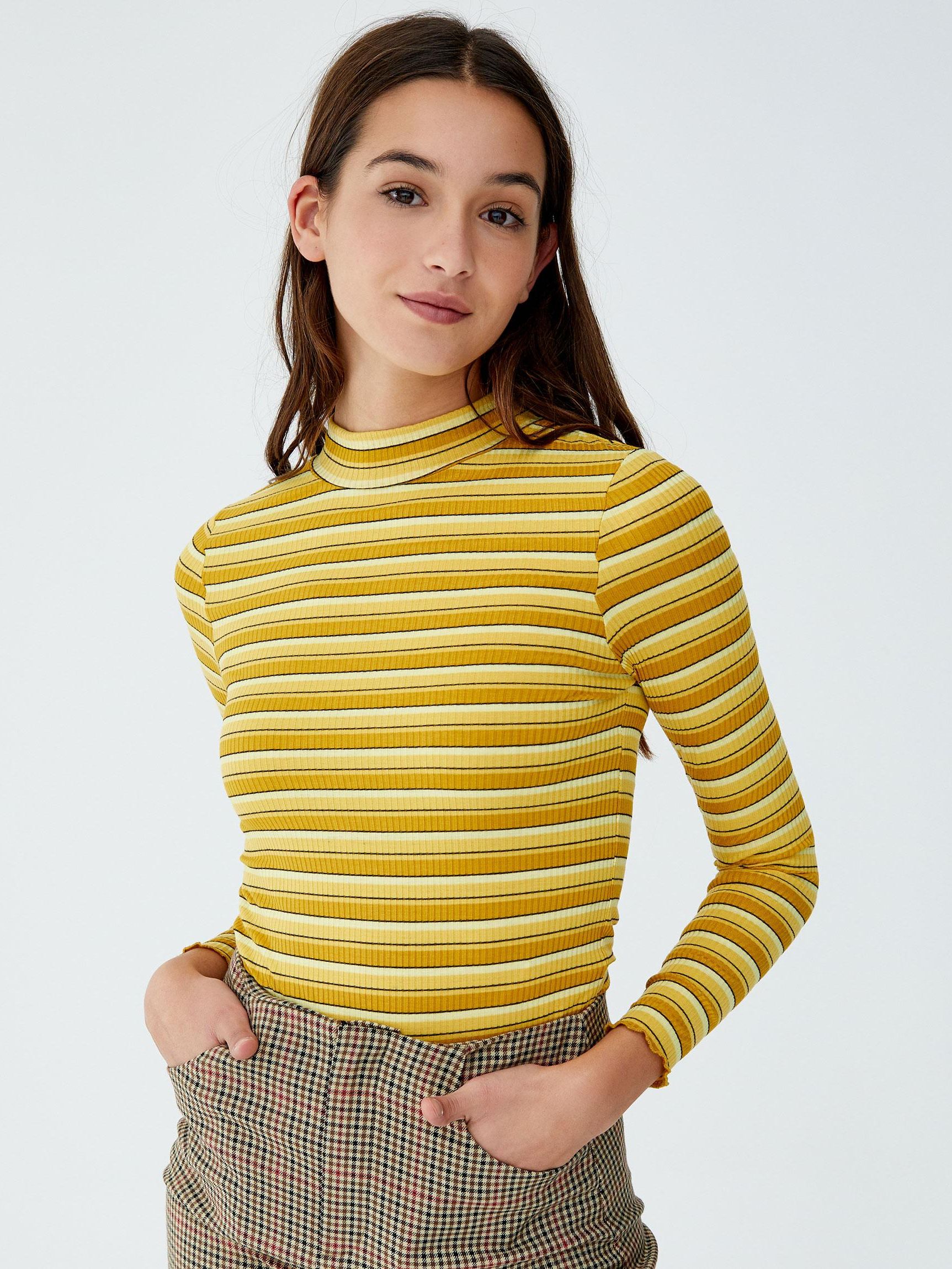 Водолазка Pull & Bear XAZ240603AHVE Желтая, Водолазка Pull & Bear XAZ240603AHVE M Желтая
Водолазка Pull & Bear XAZ240603AHVE Желтая, Водолазка Pull & Bear XAZ240603AHVE M Желтая