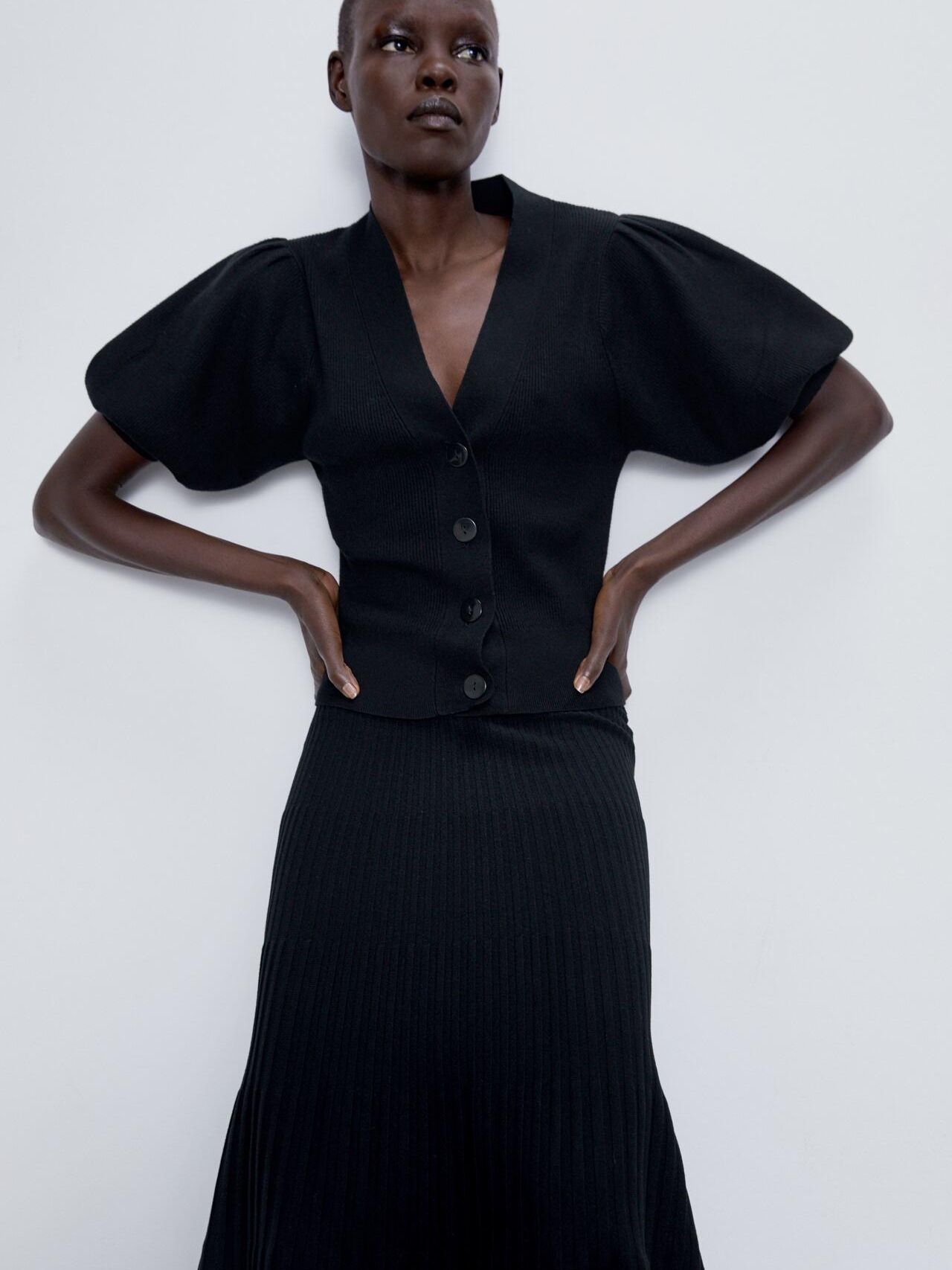 Кардиган Zara XAZ264409FIZI S Черный
Кардиган Zara XAZ264409FIZI S Черный