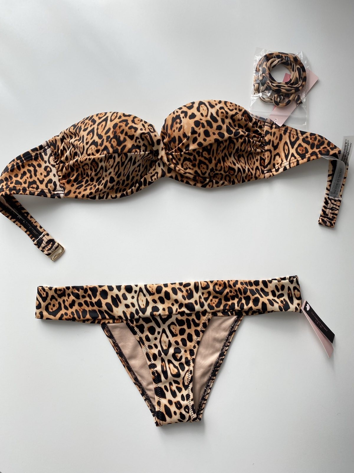 Купальник Victoria's Secret Бандо /S Леопард (9022, Купальник Victoria's Secret Бандо 75A/S Леопард (9022)
Купальник Victoria's Secret Бандо /S Леопард (9022, Купальник Victoria's Secret Бандо 75A/S Леопард (9022)