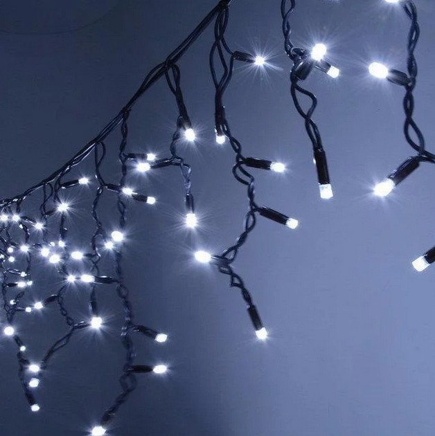 Светодиодная LED гирлянда бахрома Xmas черный провод 240 head black wire 24 bubbles гирлянда новогодняя с холодным мерцанием
Светодиодная LED гирлянда бахрома Xmas черный провод 240 head black wire 24 bubbles гирлянда новогодняя с холодным мерцанием