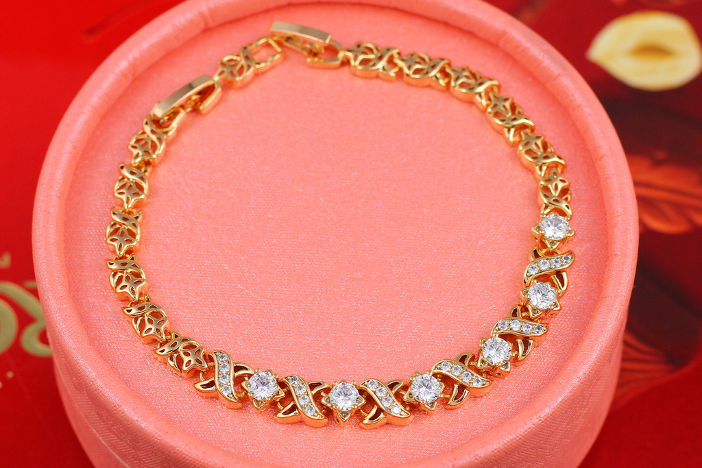 Браслет Xuping Jewelry коса внахлест с шестью белыми фианитами 19.5 см 6 мм золотистый
Браслет Xuping Jewelry коса внахлест с шестью белыми фианитами 19.5 см 6 мм золотистый