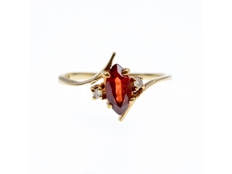 Золотое Кольцо 10К (417 проба) с Гранатом и Бриллиантами Натуральный Sky Jewelry 001894
Золотое Кольцо 10К (417 проба) с Гранатом и Бриллиантами Натуральный Sky Jewelry 001894
