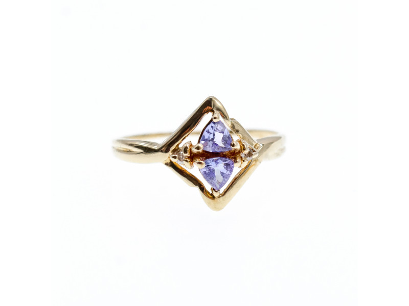 Золотое кольцо с Танзанитом и Бриллиантами Нежность Натуральный Sky Jewelry 002415
Золотое кольцо с Танзанитом и Бриллиантами Нежность Натуральный Sky Jewelry 002415