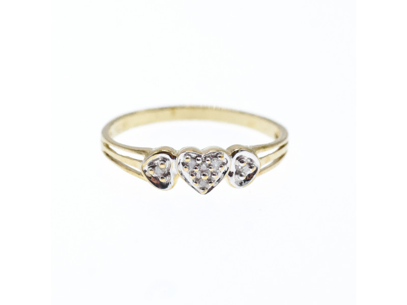 Золотое Кольцо 10К (417 проба) с Бриллиантами *Сердце* Натуральный Sky Jewelry 002066
Золотое Кольцо 10К (417 проба) с Бриллиантами *Сердце* Натуральный Sky Jewelry 002066