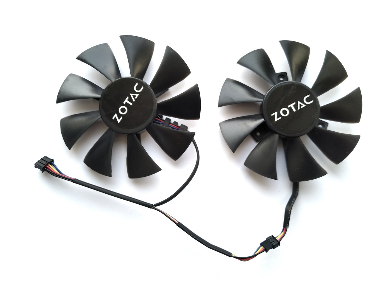 Вентилятор Apistek для видеокарты Zotac GA91O2H (GA91S2H GFY09010E12SPA) комплект 2 шт (№37)
Вентилятор Apistek для видеокарты Zotac GA91O2H (GA91S2H GFY09010E12SPA) комплект 2 шт (№37)