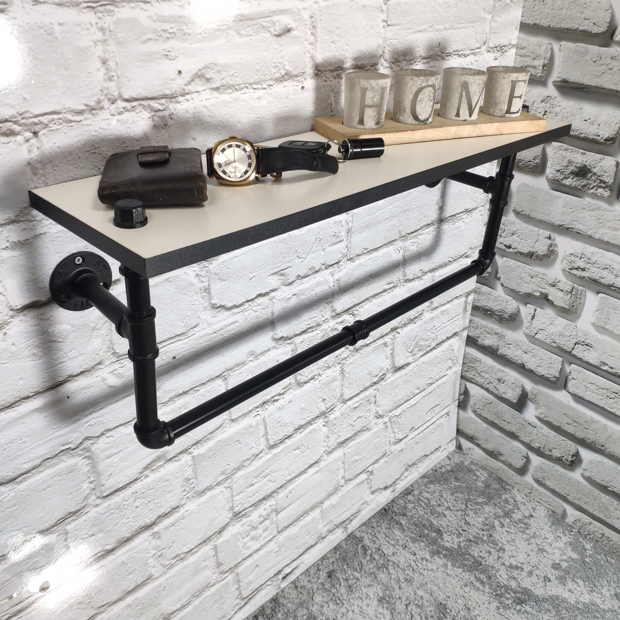 Полка в гостинную Boston Love Simple ДСП 16мм Белый с черной кромкой 70х19 см (ММ939112) 
Полка в гостинную Boston Love Simple ДСП 16мм Белый с черной кромкой 70х19 см (ММ939112)