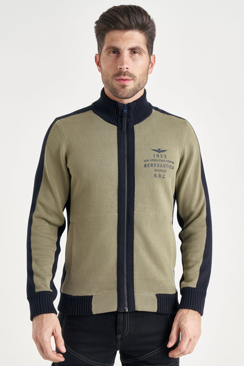 Кофта с контрастными вставками Aeronautica Militare 4416, Кофта с контрастными вставками Aeronautica Militare 4416 XL
Кофта с контрастными вставками Aeronautica Militare 4416, Кофта с контрастными вставками Aeronautica Militare 4416 XL