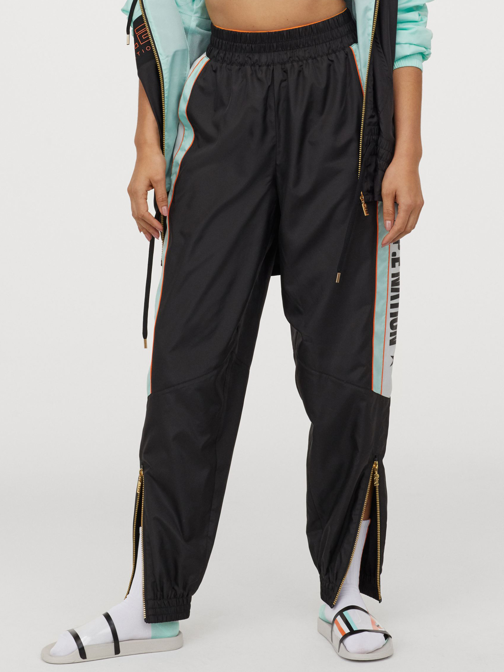 Спортивные штаны H&M P.E Nation 8581681bar XL Черные (PS2030000159710_KAY2000001239384)
Спортивные штаны H&M P.E Nation 8581681bar XL Черные (PS2030000159710_KAY2000001239384)