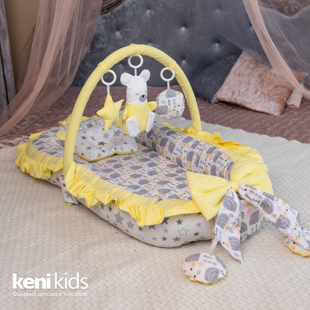 Кокон-гнёздышко для новорожденных KENI KIDS Ежики 100x58 см. Желто-Серый + Дуга с игрушками + Съемный матрасик + Ортопедическая Подушка
Кокон-гнёздышко для новорожденных KENI KIDS Ежики 100x58 см. Желто-Серый + Дуга с игрушками + Съемный матрасик + Ортопедическая Подушка