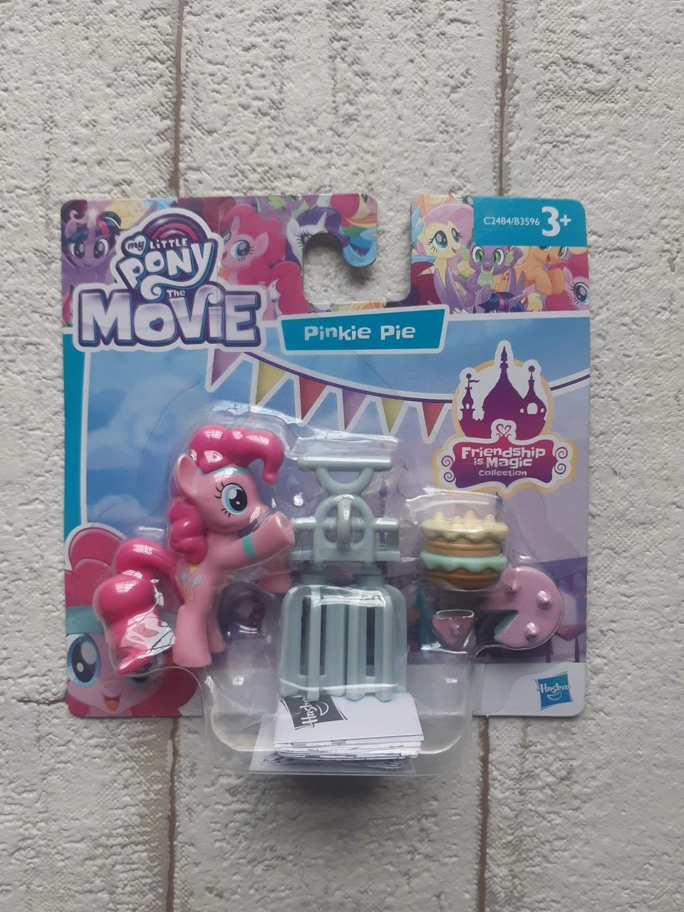 Игровой набор Пони коллекционная My Little Pony the Movie Пинки Пай B3596 C2484 
Игровой набор Пони коллекционная My Little Pony the Movie Пинки Пай B3596 C2484