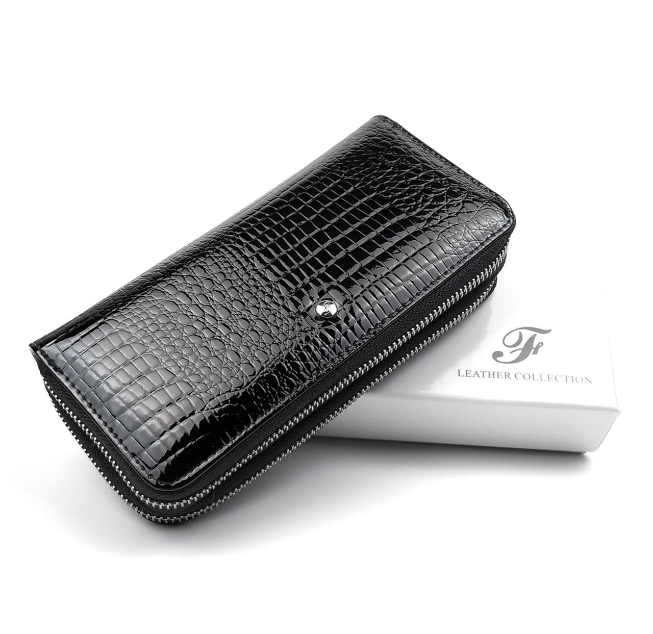Кожаный женский лаковый кошелек-клатч на две молнии Salfeite F-AE39-BLACK черный
Кожаный женский лаковый кошелек-клатч на две молнии Salfeite F-AE39-BLACK черный