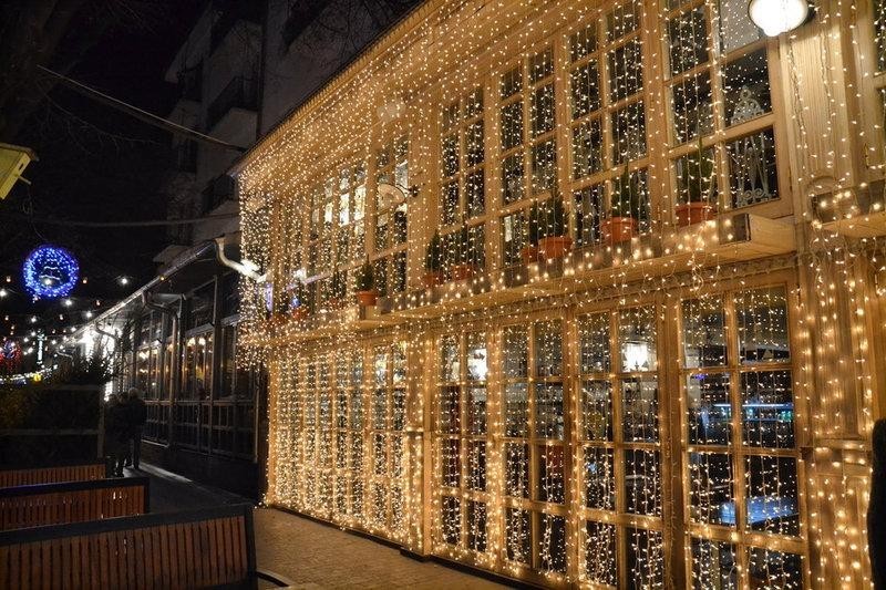 Наружная гирлянда штора улица теплый 425 LED 3х2.5м 8 режимов + Режим полной остановки
Наружная гирлянда штора улица теплый 425 LED 3х2.5м 8 режимов + Режим полной остановки