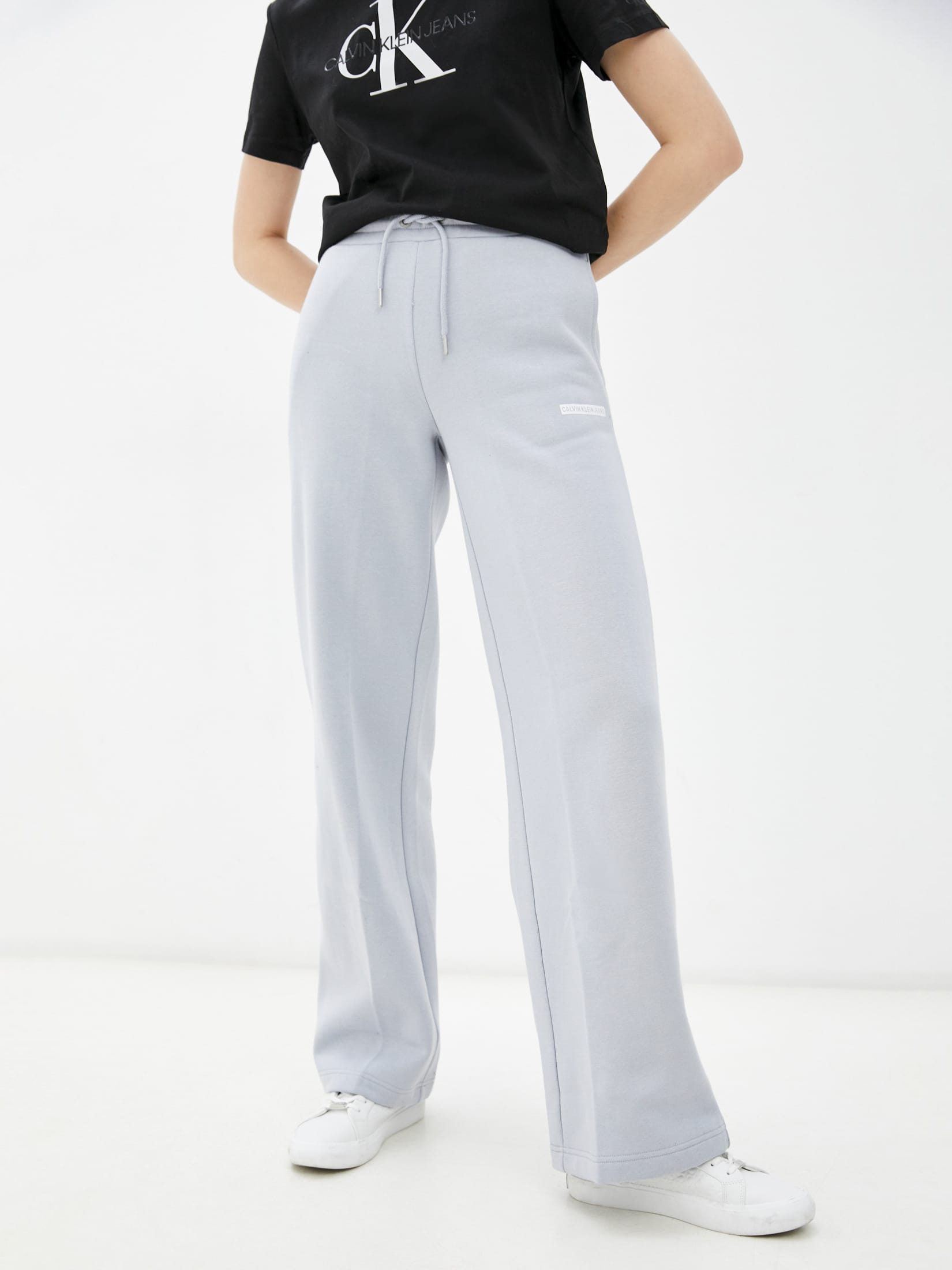 Спортивные штаны Calvin Klein Jeans Micro Flock Jog Pants J20J217293-PS8 Marble Grey, Спортивные штаны Calvin Klein Jeans Micro Flock Jog Pants J20J217293-PS8 L Marble Grey
Спортивные штаны Calvin Klein Jeans Micro Flock Jog Pants J20J217293-PS8 Marble Grey, Спортивные штаны Calvin Klein Jeans Micro Flock Jog Pants J20J217293-PS8 L Marble Grey