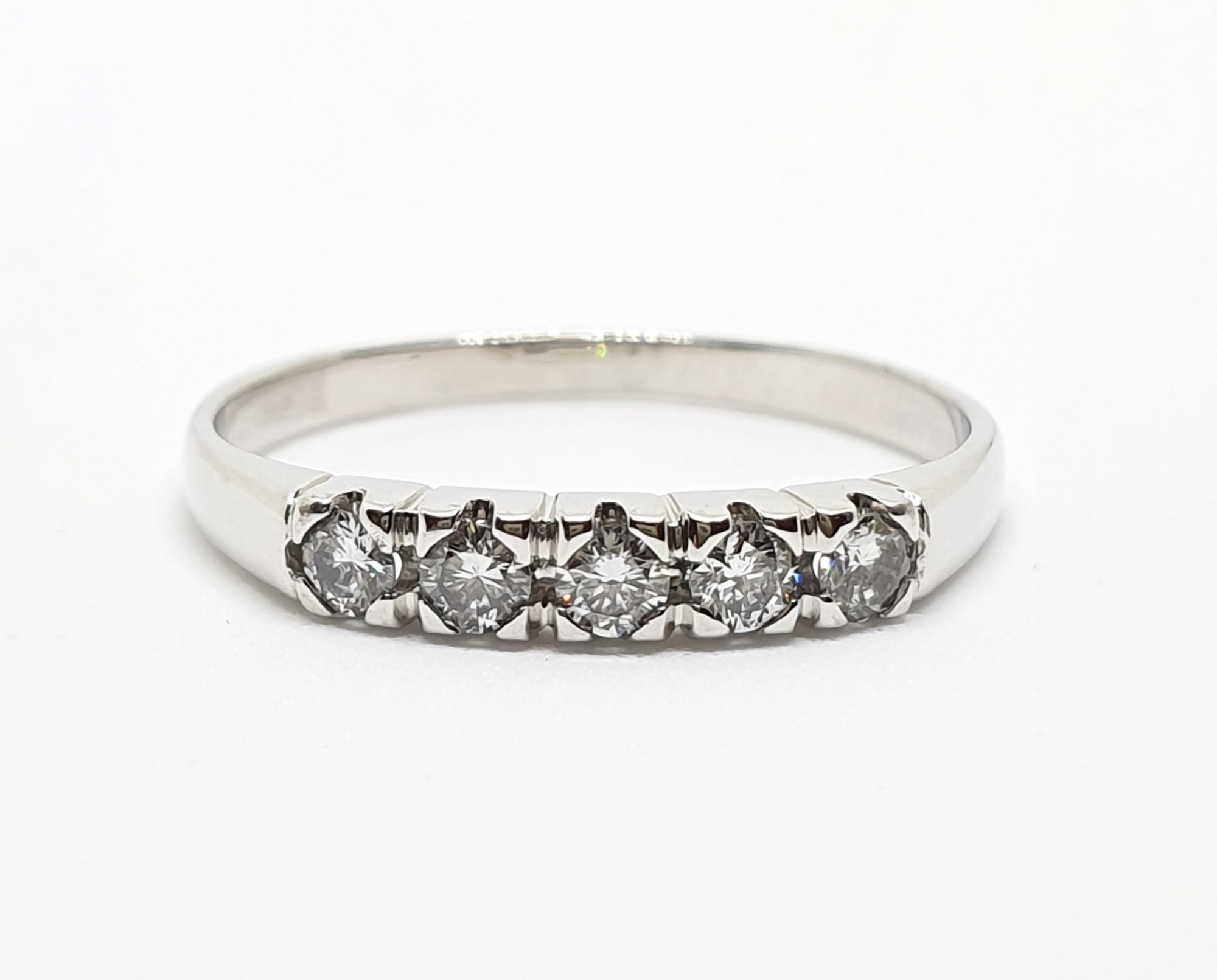 Кольцо из белого золота с бриллиантами 0.29ct, Congress Diamond, Размер 16.0//RCD6051
Кольцо из белого золота с бриллиантами 0.29ct, Congress Diamond, Размер 16.0//RCD6051