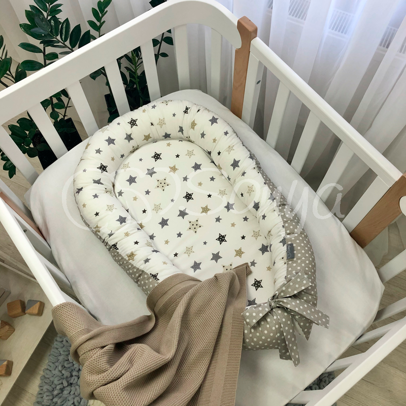 Кокон позиционер для новорожденных 90х65 см Baby Design Premium Stars серо-бежевый
Кокон позиционер для новорожденных 90х65 см Baby Design Premium Stars серо-бежевый