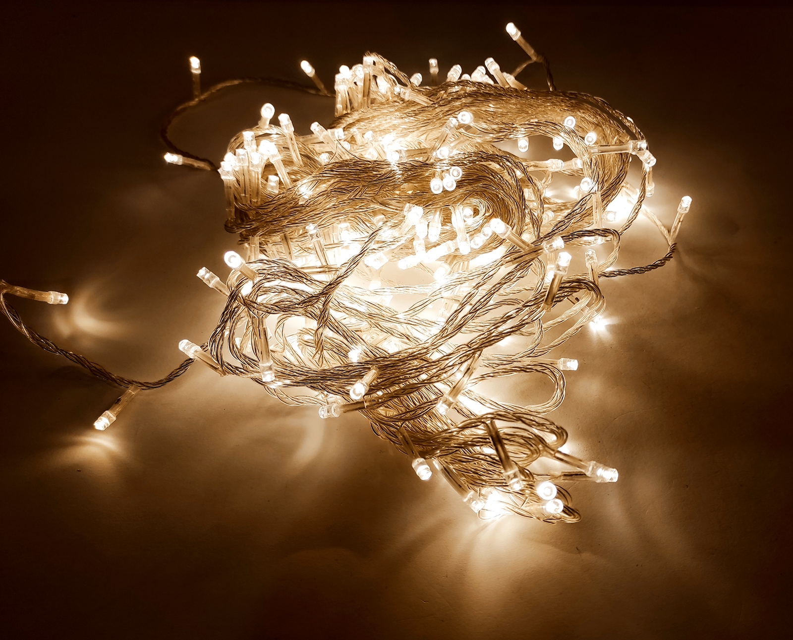 Светодиодная гирлянда Euro Led 450 LED 38.5 м 8 режимов прозрачный провод тепло белый (4304)
Светодиодная гирлянда Euro Led 450 LED 38.5 м 8 режимов прозрачный провод тепло белый (4304)