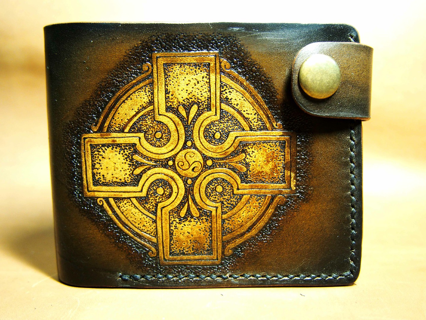 Кожаный кошелек Smyrnov Leather кельтский круг 12 x 9.5 x 2 см Коричневый
Кожаный кошелек Smyrnov Leather кельтский круг 12 x 9.5 x 2 см Коричневый