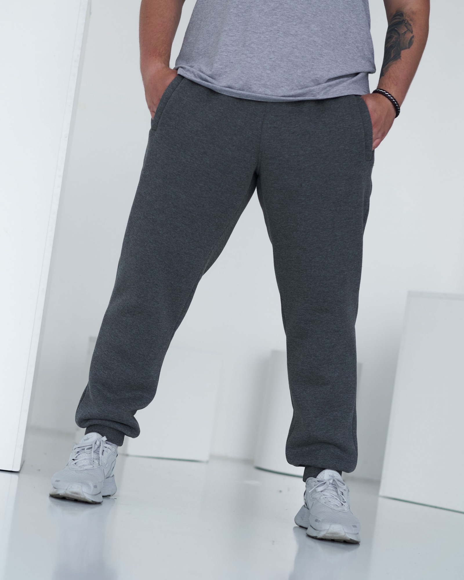 Спортивные штаны зимние GR8 active wear модель 44w3-серый размер, Спортивные штаны зимние GR8 active wear модель 44w3-серый размер 2XL
Спортивные штаны зимние GR8 active wear модель 44w3-серый размер, Спортивные штаны зимние GR8 active wear модель 44w3-серый размер 2XL