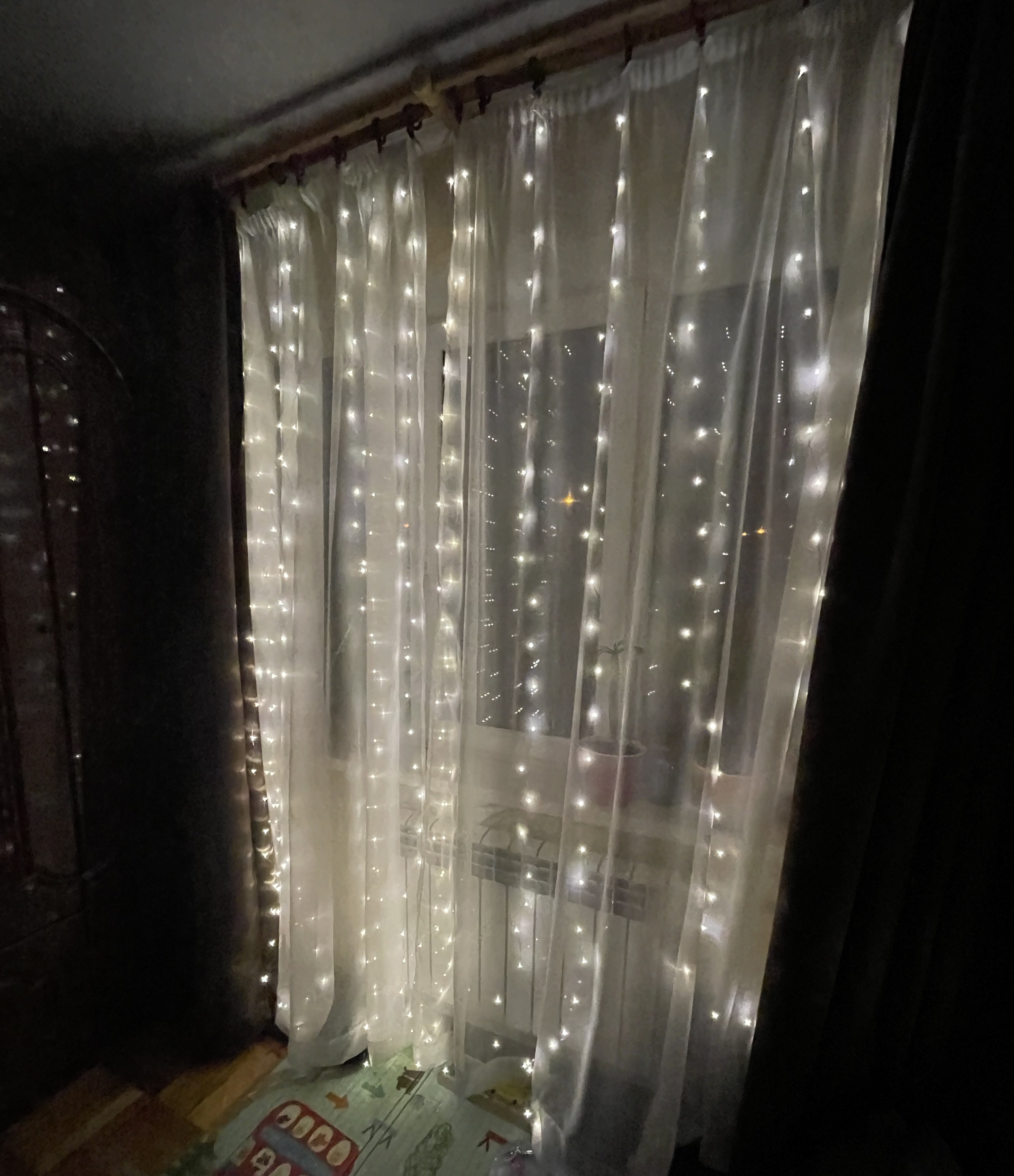 Гирлянда-штора 2м х 2м 200 LED тёплый белый (10х20 ламп) 220В с заглушкой PREMIUM (RD-9003)
Гирлянда-штора 2м х 2м 200 LED тёплый белый (10х20 ламп) 220В с заглушкой PREMIUM (RD-9003)