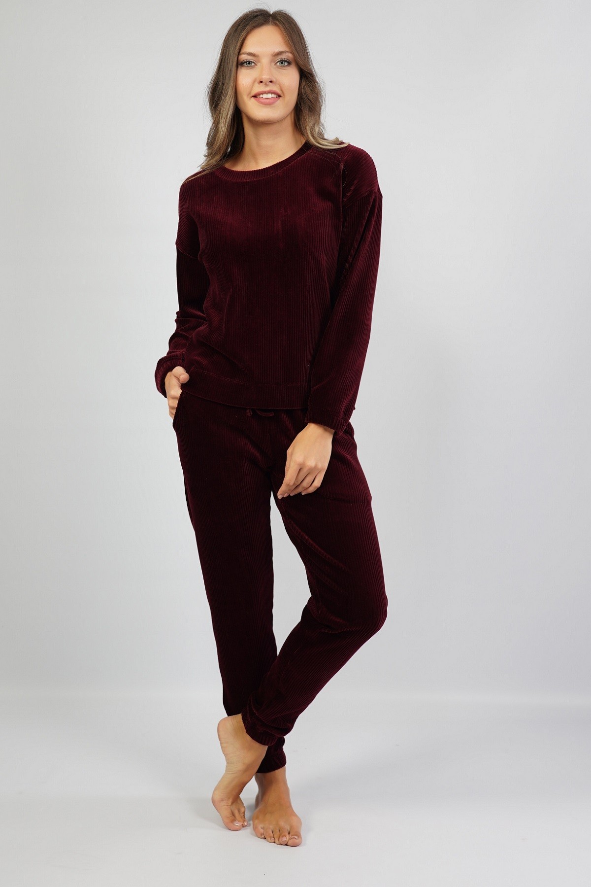 Комплект кофта и штаны Vienetta бордовый 105180, Комплект кофта и штаны Vienetta XL бордовый 105180
Комплект кофта и штаны Vienetta бордовый 105180, Комплект кофта и штаны Vienetta XL бордовый 105180