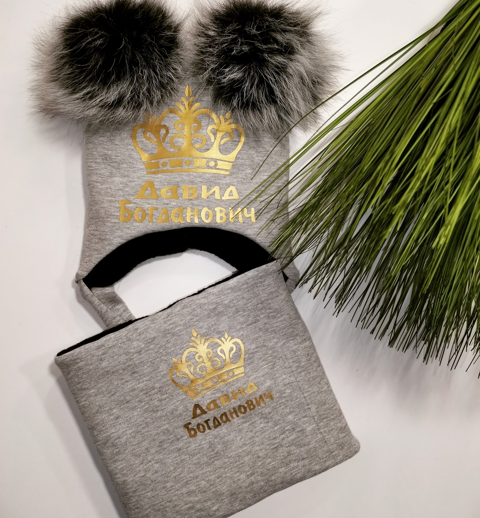 Зимний набор шапочка и хомут Amika_brand с любой надписью размер 48-50 серый 090
Зимний набор шапочка и хомут Amika_brand с любой надписью размер 48-50 серый 090